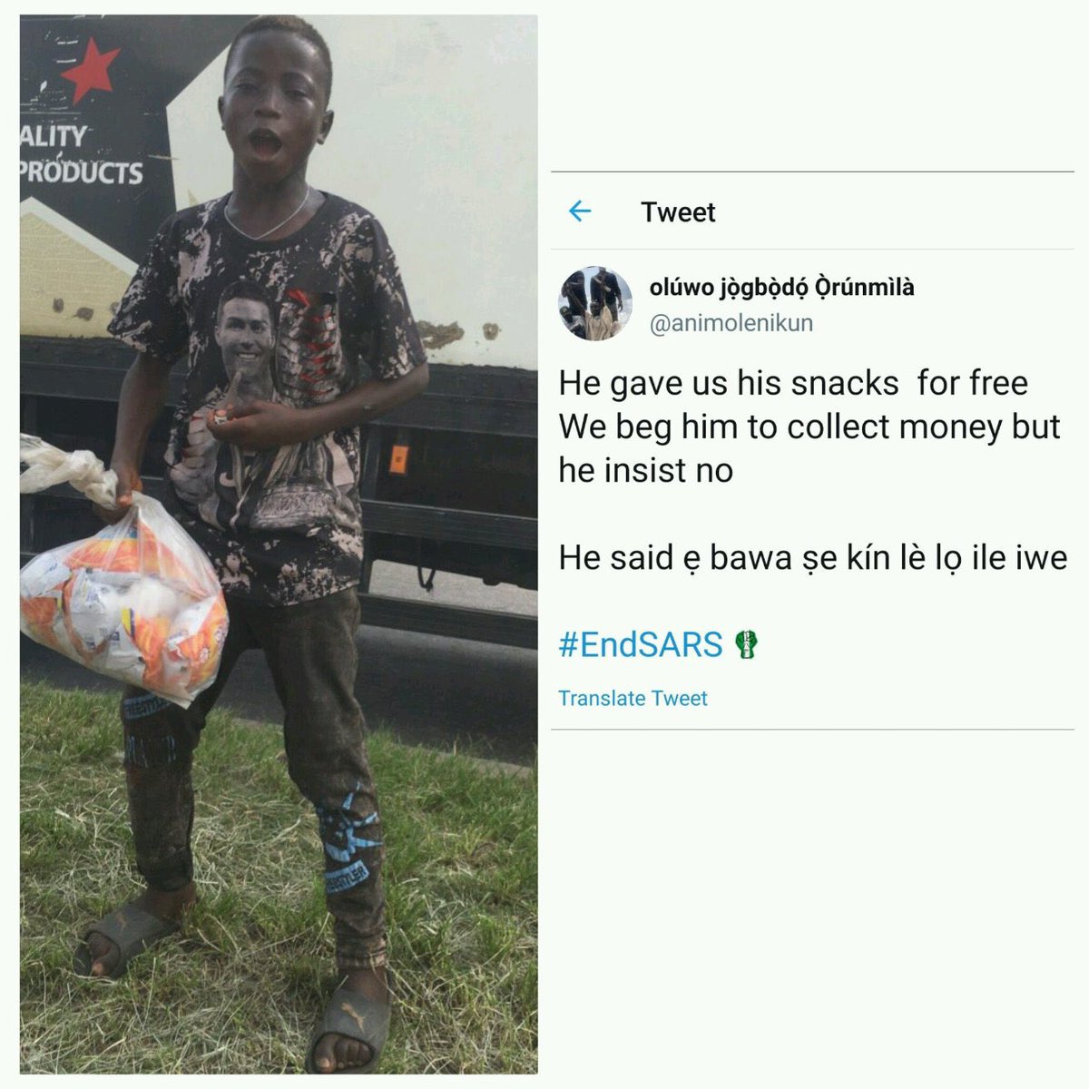 aomadrey's tweet photo. A young boy donates  his snack for free to protesters and urges Nigeria youth to continue this protest so he can go to school. So deep!

Don't you think he deserve your retweet? 
#AirportRoadProtest
#EndSARS 
#osibanjo #ReformTheNigeriaPolice #EndSARS #ENDBADGOVERNANCE https://t.co/nGqRFG7n6W