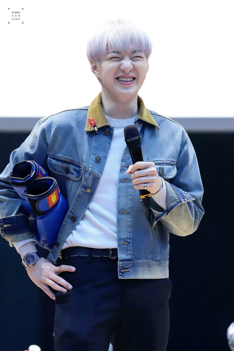 changsub comfort pics - a thread