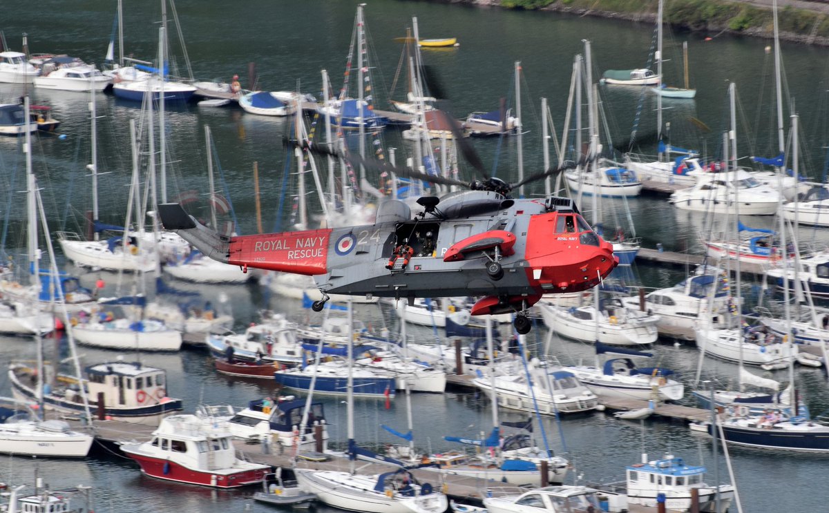 Here is a few of her from Dartmouth Regatta back in 2015 👍
@aviationtoo @HeliOperations #SeaKingSaturday