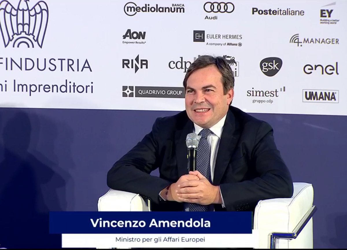 “Non ci sono 1000 progetti. Lo scorso 21 luglio abbiamo sottoscritto il fondo #nextgeneration per sostenere i 27 Paesi dell’Unione per i prossimi 7 anni” 

Queste le parole del Ministro per gli Affari Europei Vincenzo Amendola a #Futuri2020 #17ottobre <a href="/GIConfindustria/">GI Confindustria</a>