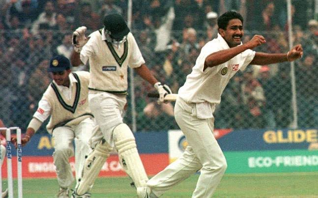 ..bowler in history of cricket to take 10 wickets in an inngs. Also, Waqar Younis was the only batsmen who didn't get dismissed by Kumble in the whole test (would have made Kumble the 1st to dismiss 11 players in a test).Sigh! Ingenious. 