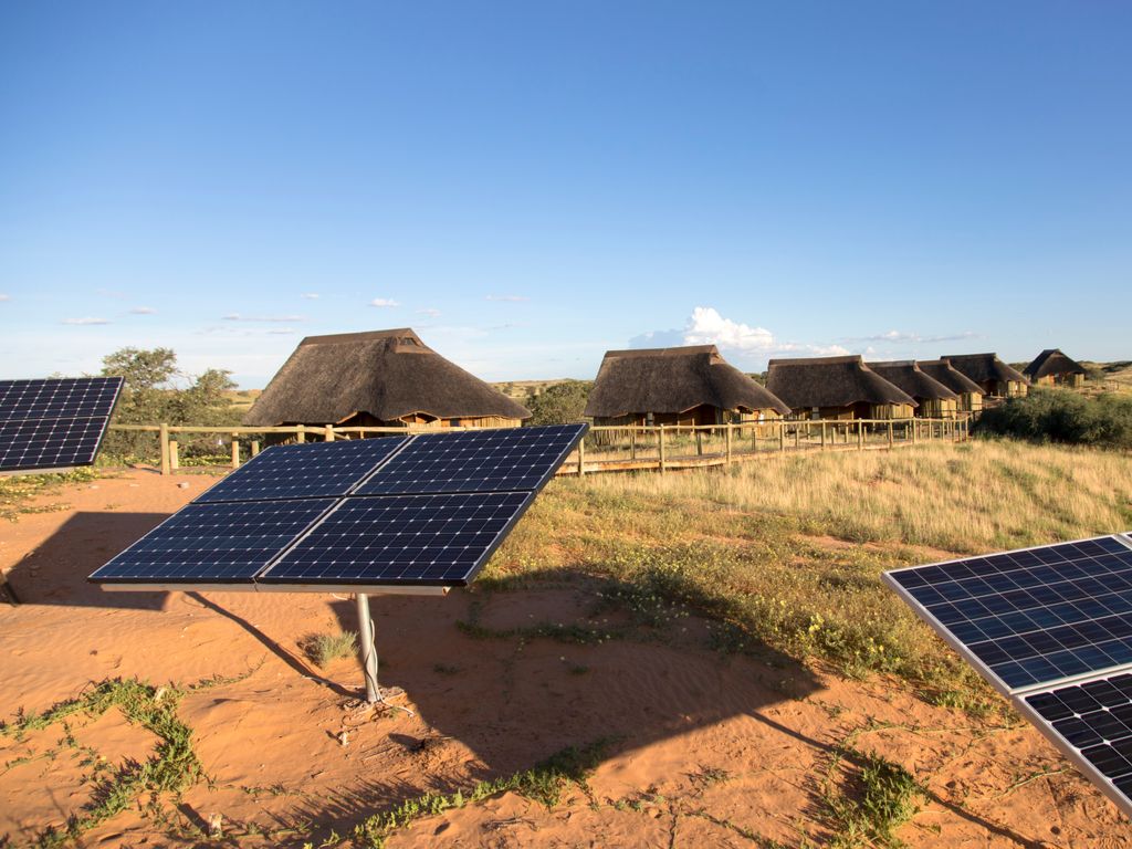 SEforALLorg's tweet photo. 📣Calling all #cleanenergy suppliers in Africa📣 @EnergyNet_Ltd has joined forces with the @AfDB_Group to launch the #RenewableEnergy "African Infrastructure of Tomorrow" competition within the framework of #AEF2020 🔆⚡ Details here➡️ https://t.co/vnspBcqkC1 @afrik21 https://t.co/ytbvIPmd85