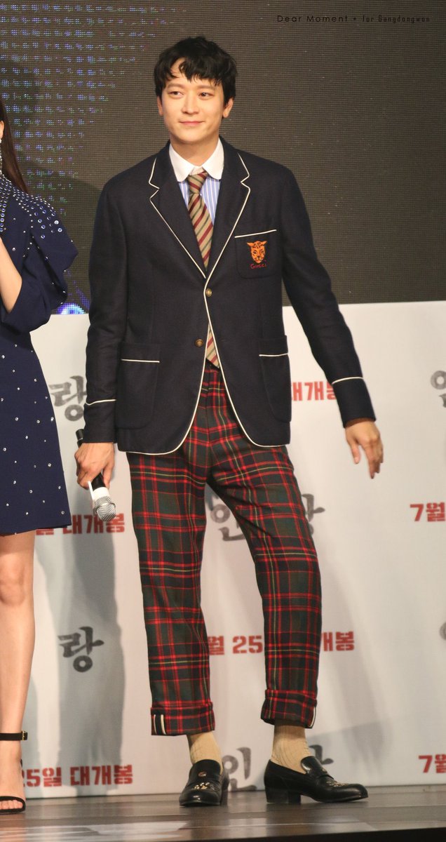 GKDA_12's tweet photo. 교복..ㄱㅇㅇ https://t.co/P3V9MOrpdg