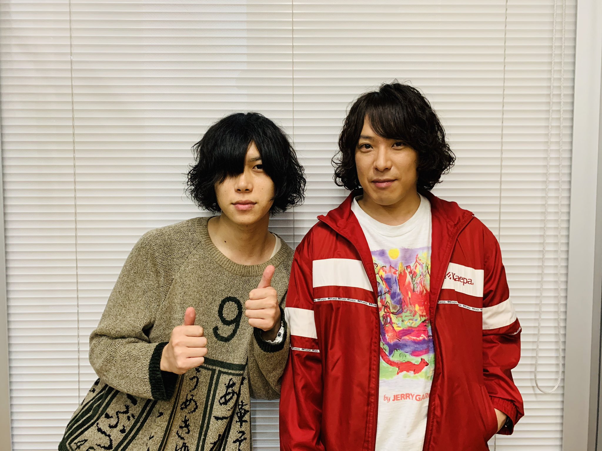 Kana Boon Official V Twitter メディア情報 今夜21 00 は Tokyo Mx 69号室の住人 に谷口鮪がエンドウアンリさん Pelican Fanclub とゲスト出演 写真は谷口の身長に合わせてくれたエンドウさんです お楽しみに T Co 7ozokl0hmu T Co