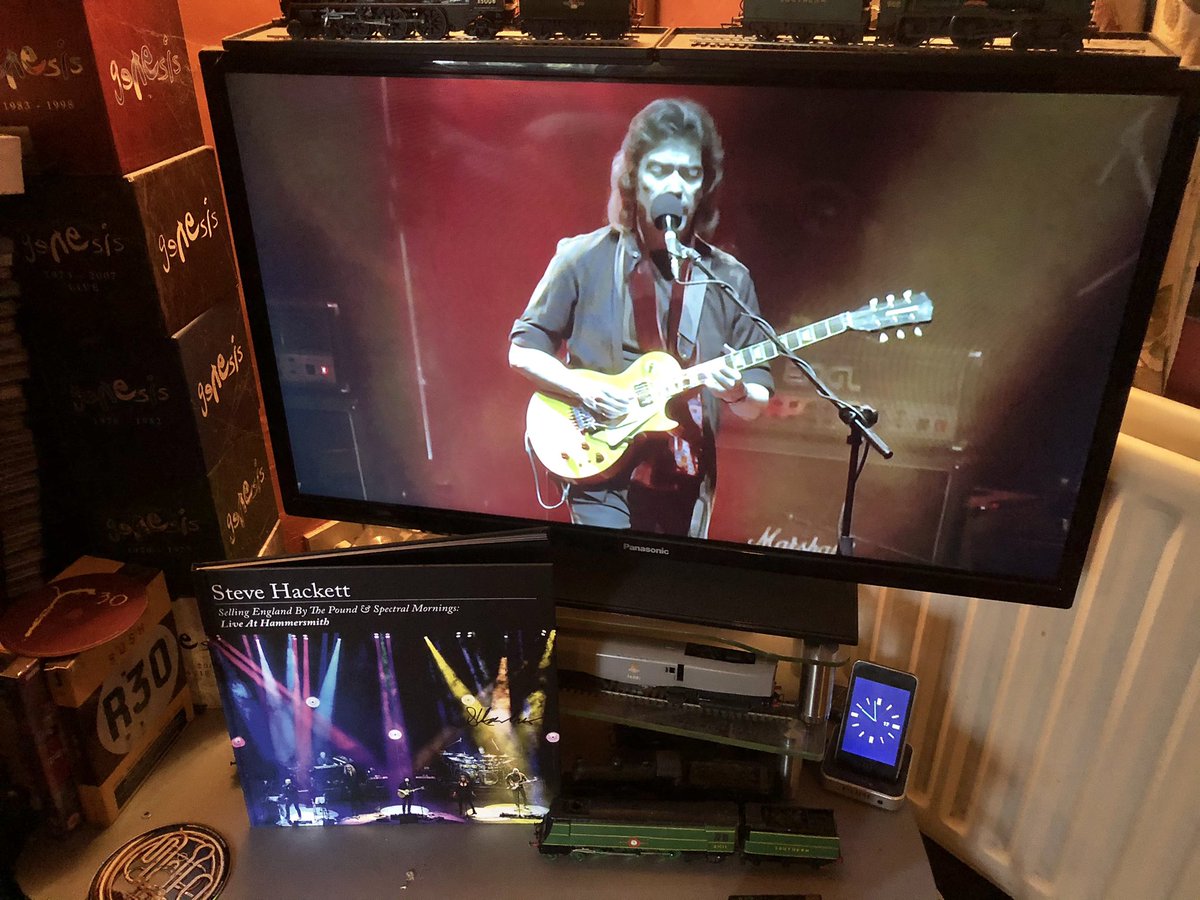 GrahamMuz's tweet photo. This mornings viewing and listening sorted. @HackettOfficial #liveathammersmith the back of my head actually appears in the intro! #infamyperhaps https://t.co/ZR9CybxNYh