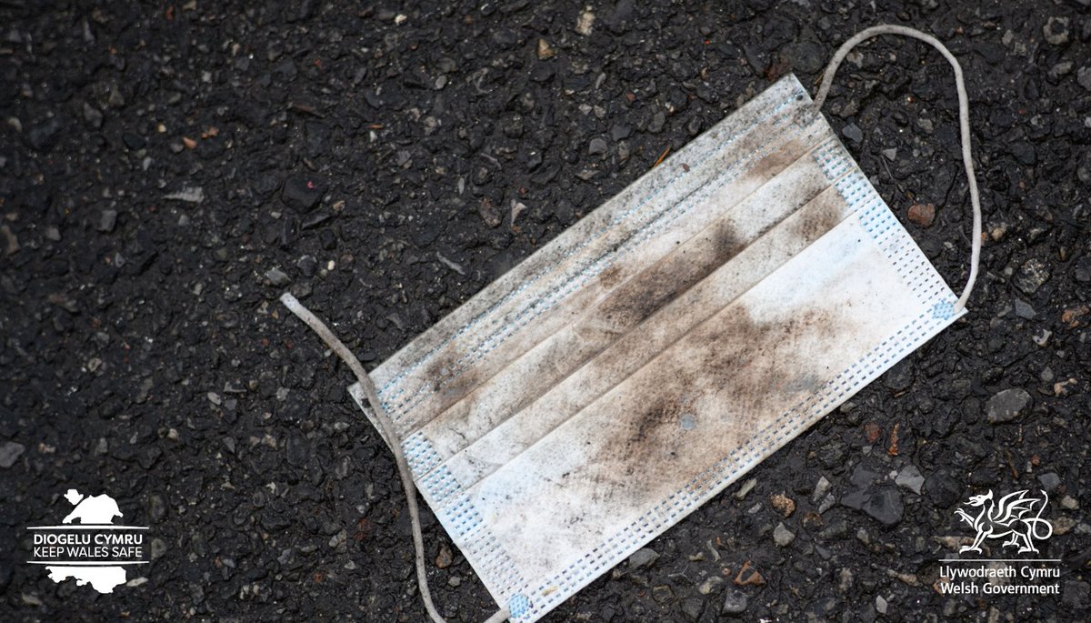 WelshGovernment's tweet photo. We recommend wearing a reusable, washable face mask – they’re much better for our environment.

Single-use masks are made of plastic and can’t be recycled. 

If you choose to wear a single-use face mask, please respect our communities and put it in the bin when you’re done. https://t.co/dFp0FjLEmA