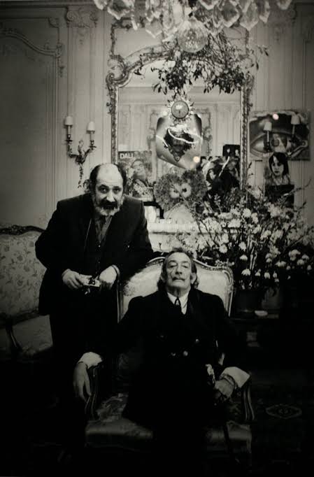 retrowallz's tweet photo. Ülkemizin en iyi foto muhabirlerinden Master of Leica unvanlı usta gazeteci #AraGüler'i ölümünün ikinci yılında saygıyla anıyoruz! 
Ara Güler &amp; Salvador Dali @lemeurice https://t.co/C2Ti9Z0U58