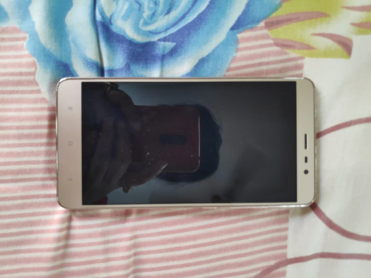imssjash's tweet photo. @flipkartsupport (2/2) So what is ypur policy for the exchange? You need a brand new phn in exchange? I'm a member for flipkart for long time &amp; I never seen such form flipkart. This is really pathetic service from your end. Maybe time to change to stop buying things from flipkart https://t.co/OGO2mq93mb