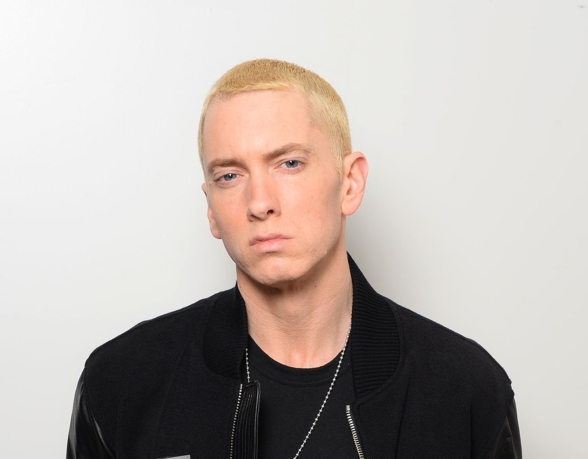 itsfactastic's tweet photo. Once a soldier asked Eminem for his autograph,
Eminem replied "Sure, if I can have yours!"
Happy Birthday to the Rap GOD Eminem!โค๏ธ Respect ๐๐ฅ #RapGod #Eminem #HAPPYBIRTHDAY #ItsFactastic https://t.co/Z8FlqGmOMu