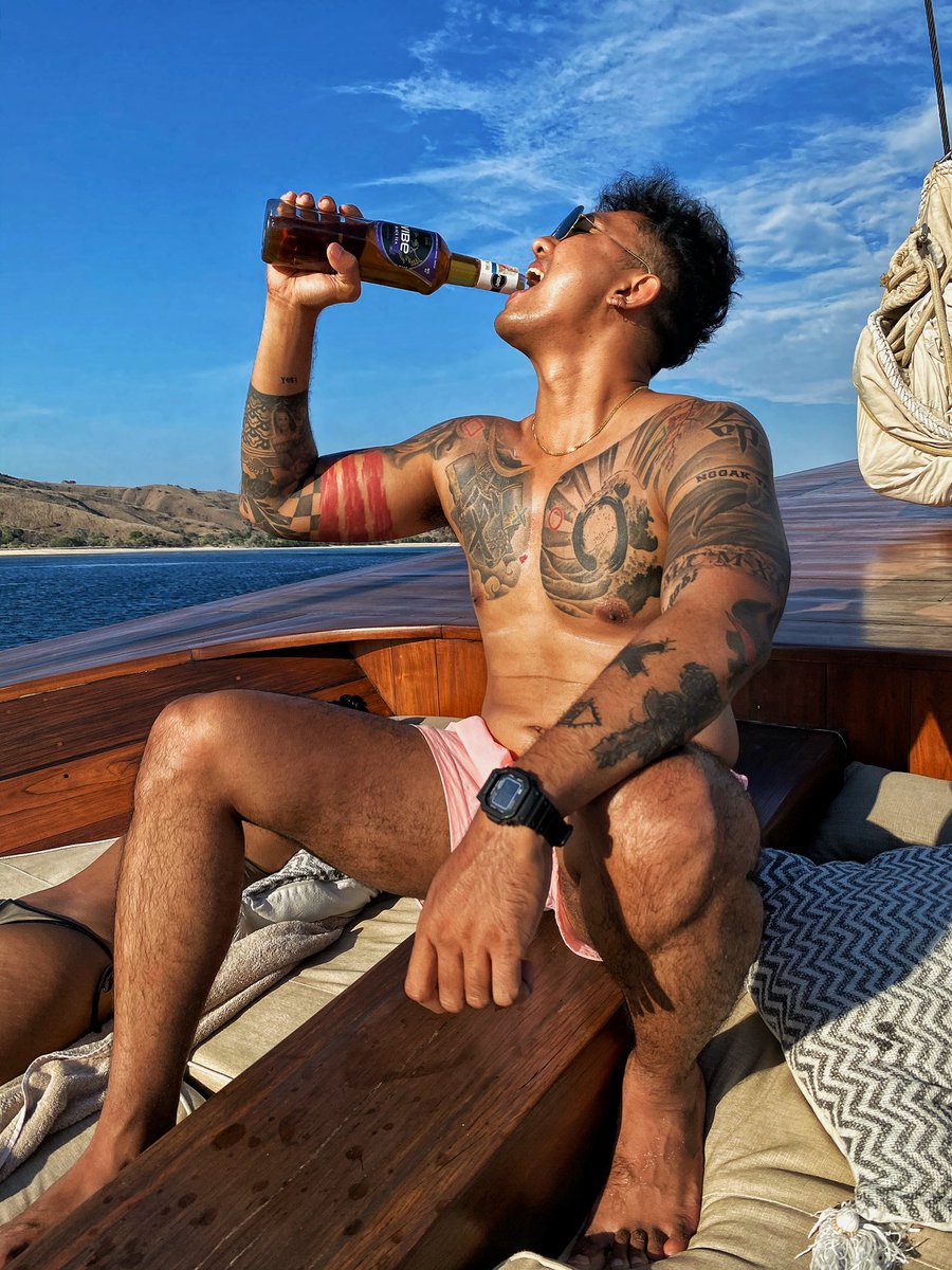 suaminya kartika tweet media