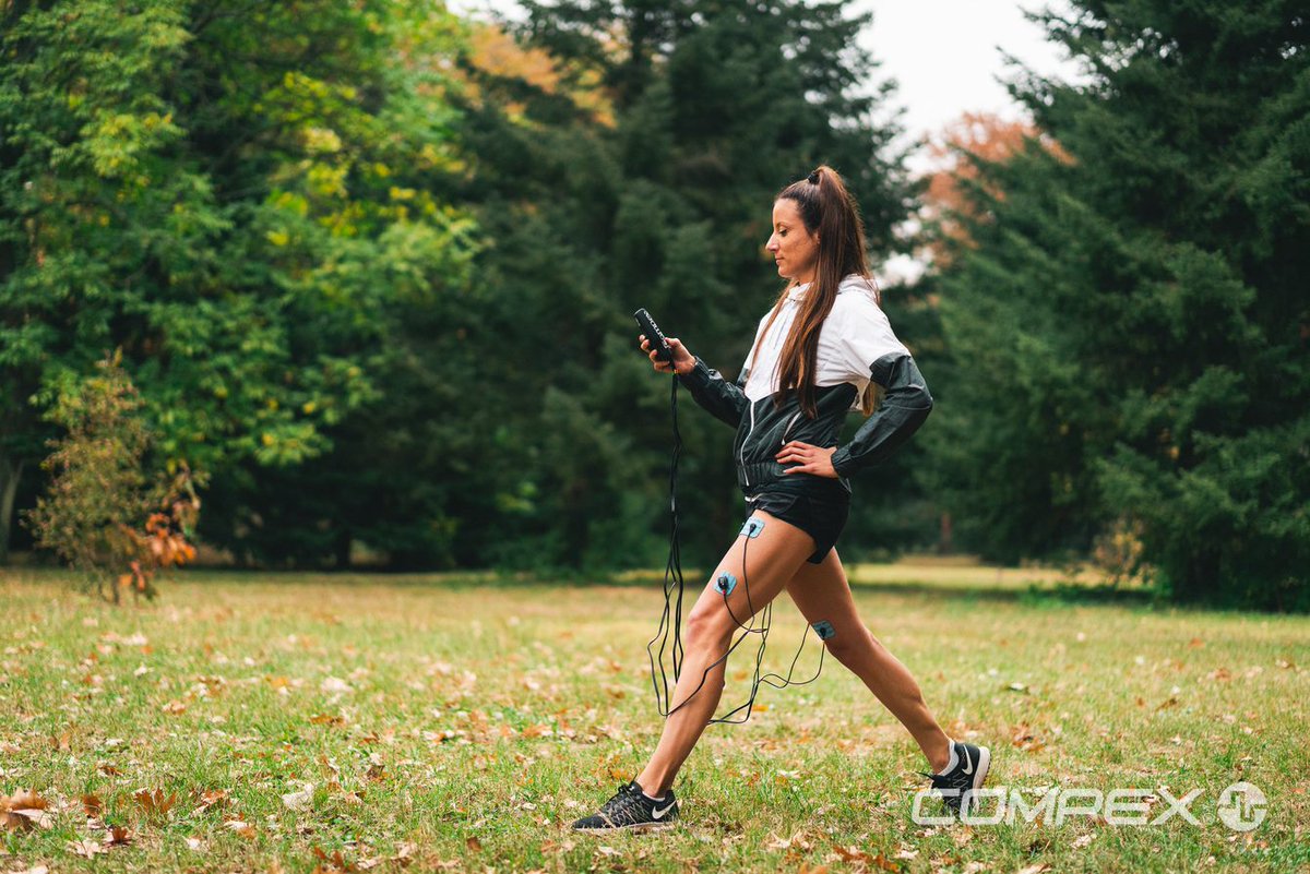compexfrance's tweet photo. #ExerciceDuJour ⚡ Plutôt enchaîner les répétitions ou maintien de la position pendant ta séance de Cuisses avec Compex ? 👊 Training DONE pour nous, à toi de jouer 😉 #musclestim #trainingpartner #trainhardrecoverharder #trainingwithcompex #compexathletes #feelnextlevel https://t.co/ZLYTGaNUhp