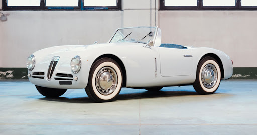 VikyBorgomeo's tweet photo. La Soprintendenza blocca la vendita, da Aste Bolaffi, della Lancia Aprila Spider Basso del 1951, top lot della vendita all'incanto. Polemiche senza fine per i pezzi unici. La casa d'aste protesta ma non c'è stato nulla da fare https://t.co/ktu4QBi2Dh