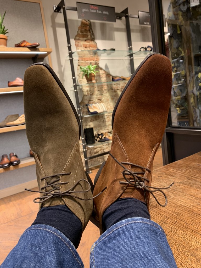 HansSoeterboek's tweet photo. Het is weer zo ver, kan niet beslissen welke kleur. Deze prachtige veterboots zijn van @magnanni en zijn er in taupe of cognac suede. Welke vinden jullie mooier? https://t.co/ww72SeFCLU