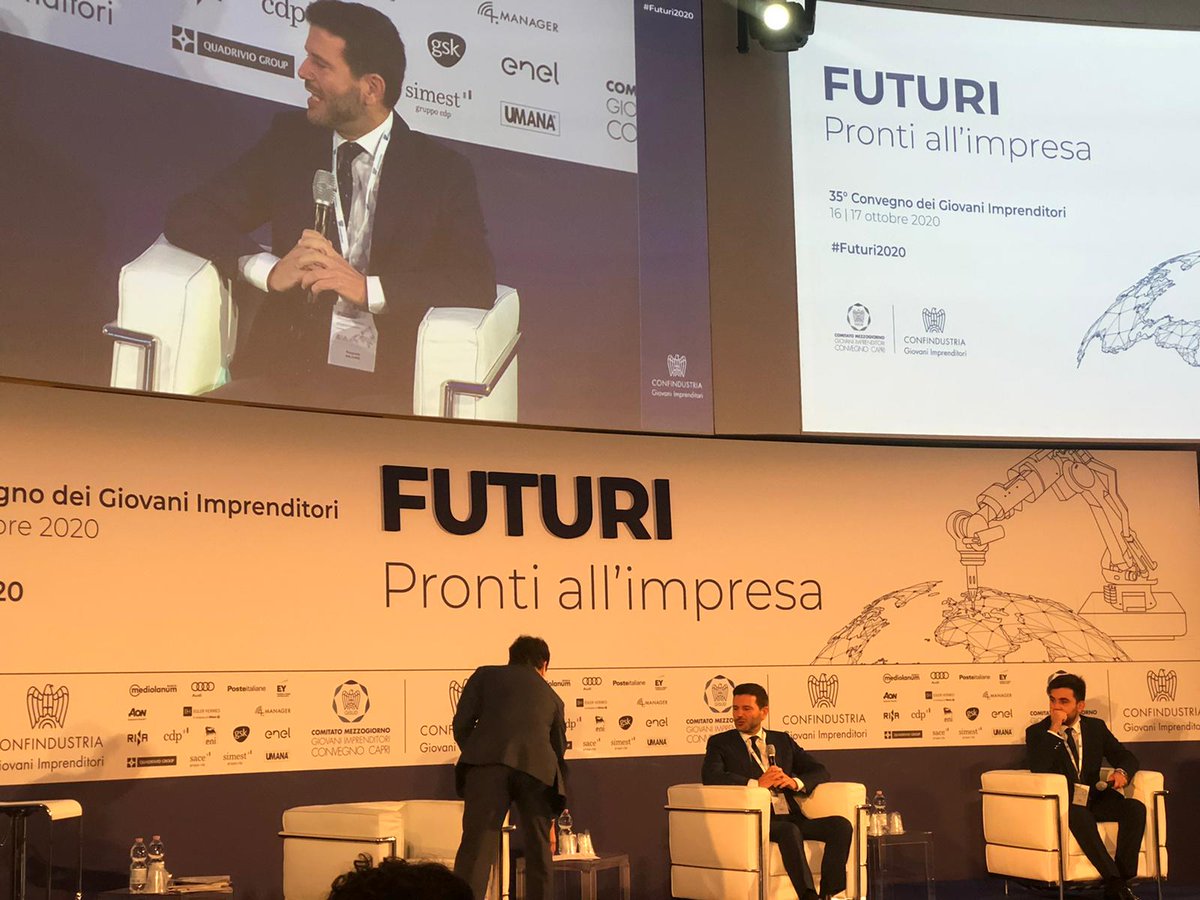 FraFumagalli1's tweet photo. Anche in questo momento difficile le aziende chiedono l'accesso ai fondi di sviluppo per l'export. Le imprese vogliono vendere all'estero! @PSalzano  a #Futuri2020 @GIConfindustria #17ottobre https://t.co/paxDn4jOGn