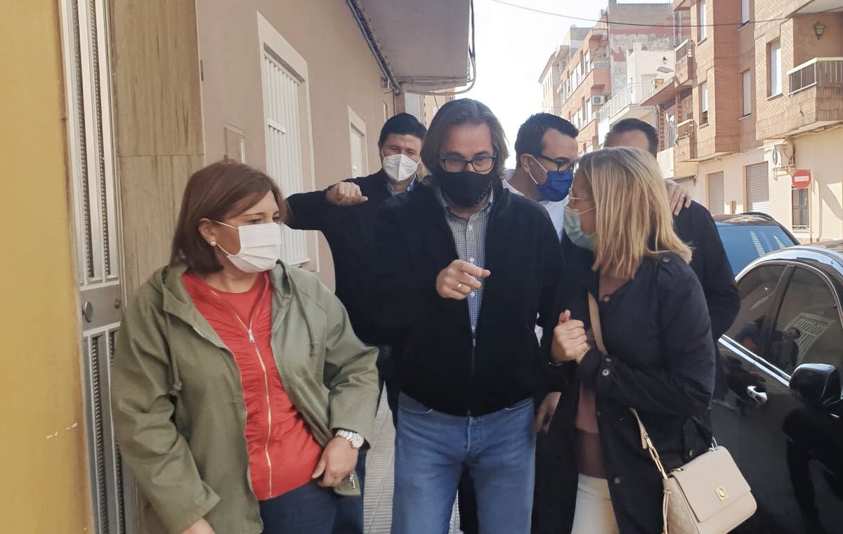 ppcv's tweet photo. Hui a Sollana, la presidenta @isabelbonig, el president provincial @Vicente_Mompo_ i la vicesecretaria d’Organització @carmencontelles celebren les comarcals de la Ribera Alta i Baixa en tots els amics i companys. Junts #FemPartit https://t.co/MIClJAHlLI