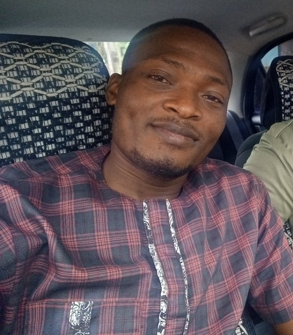 Oreoba247's tweet photo. ✊✊✊.. Still on the matter! 
#EndSARS https://t.co/oH20r18WoG