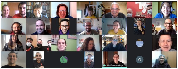FedeDBCat's tweet photo. Avui hem celebrat l'assemblea d'inici de curs. Hem acabat de planificar el curs i hem compartit els nostres neguits. #EducantAmbElCor https://t.co/7eM9A4A9RC