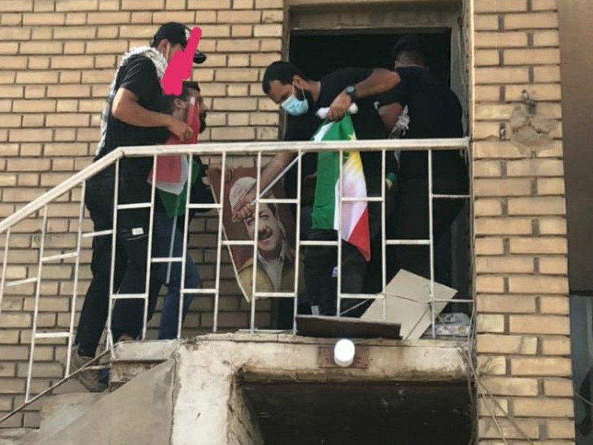 hamadh99959's tweet photo. هيهات منا الذلة
لن يتجاوز على مقدساتنا كردي نجس فاسد
والحمدلله جاءه الرد سريعا من شبابنا الحسيني الثائر
#مع_ربع_الله
#خامنيي_اخطر_من_اسلحه_الدمار https://t.co/vKIfGbmEMn