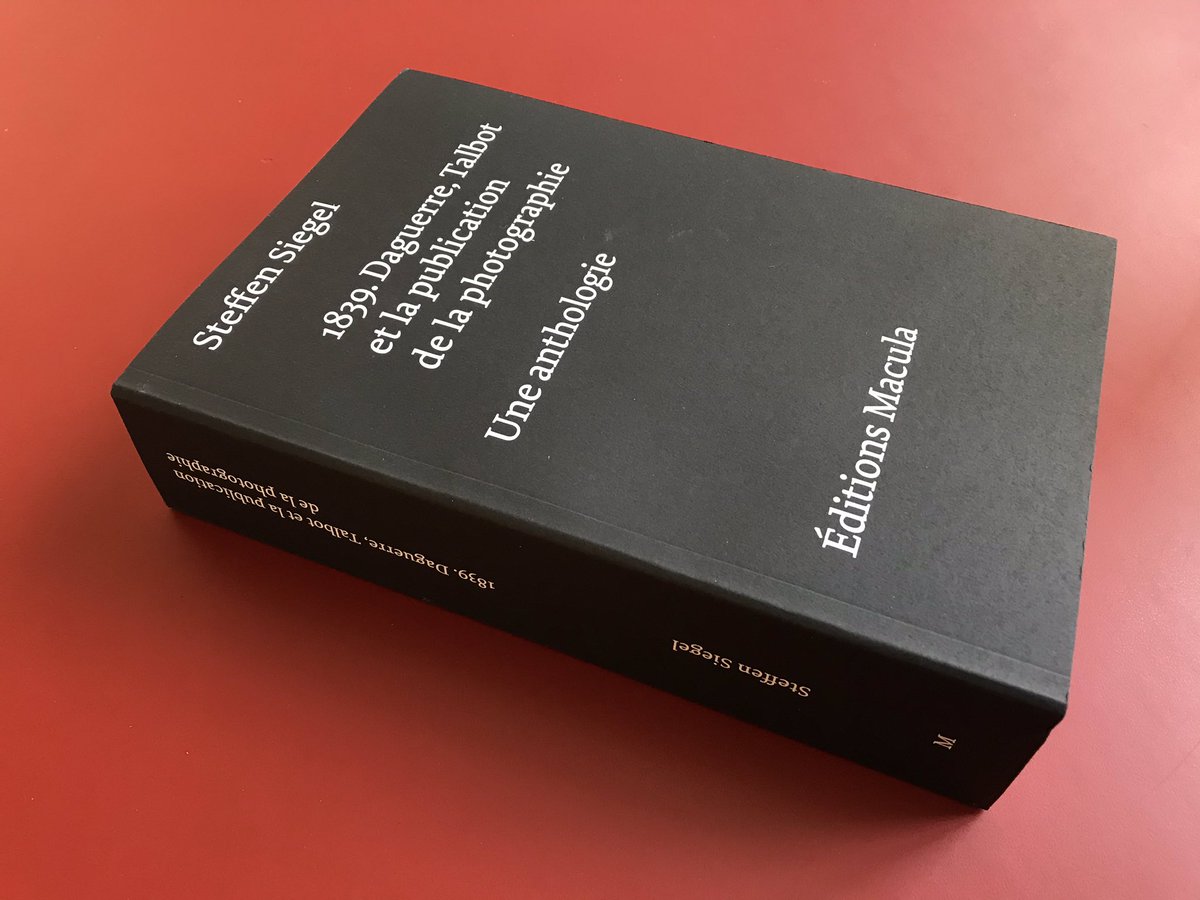 Voilà, mon anthologie «1839. Daguerre, Talbot et la publication de la photographie» est sortie avec les Éditions Macula à Paris (dans la collection «<a href="/transbordeur_ph/">Transbordeur</a>»).

656 p., 53 illustrations, 38 euros.

Je suis plus qu‘heureux et reconnaissant.

#Photographie #Photography