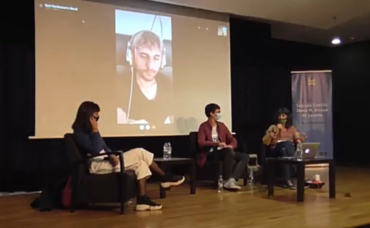 Molt interessant, aquest 2n Seminari de Gèneres Fantàstics, organitzat per <a href="/EscriptorsAELC/">AELC</a> i <a href="/RicRuizGarzon/">Ricard Ruiz Garzón</a>.
<a href="/NeilHarbisson/">Neil Harbisson</a> diu: "No juguem a ser Déu, sinó que col-laborem amb Déu"