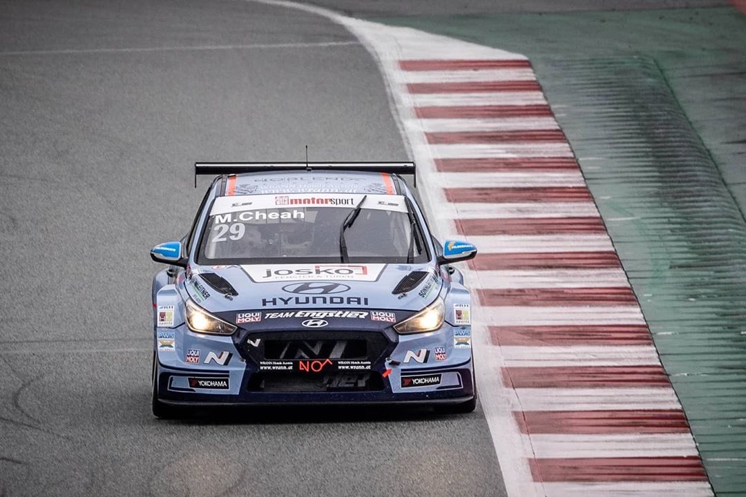 sepangcircuit's tweet photo. All the best @mitchellcheah for Race 1 & Race 2 in Red Bull Ring, 🇦🇹 for #ADACTCRGermany 🏁
🇲🇾 boleh !
#SepangCircuit #MitchellCheah #MC29 #HyundaiTeamEngstler #RedBullRing #Race1 #Race1 #ADACTCRGermany #MalaysiaBoleh https://t.co/uBmGk3OFXL