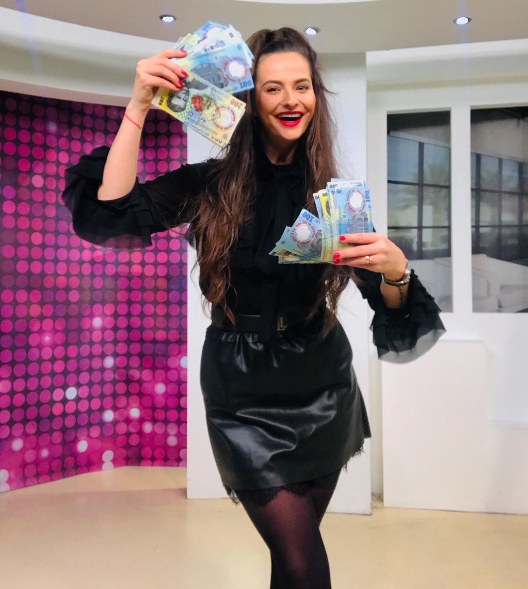 adelalupsemodel's tweet photo. Vă aștept de la 🕥: 14:00 live pe pagina de Fb: CÂȘTIGAȚI ACUM ! Sunați la 1204 pentru a intra in direct cu mine.❤️
•
•
@adelalupse @castigatiacum #castigatiacum #show #tv #tvshow #live #evening #etnotv #positive #mood #vibe #dance #vibes #positive #happy #smile https://t.co/9GwGQalSYa