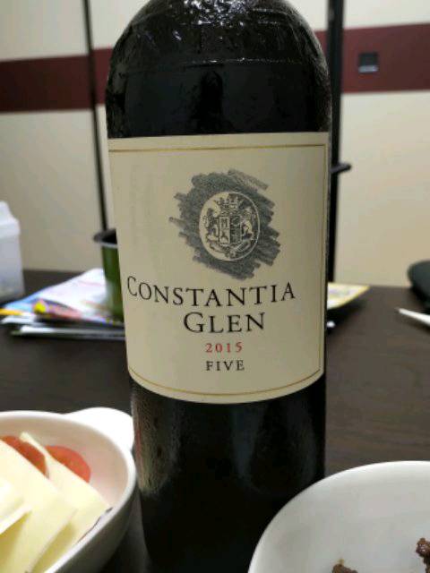 南アフリカ2015年ワイン。いただきましたぁ！！もともとの評価がとっても高いワイン。めちゃくちゃおいしい。味が…. Wine の @ConstantiaGlen via Vivino: vivino.com/users/long-xin…