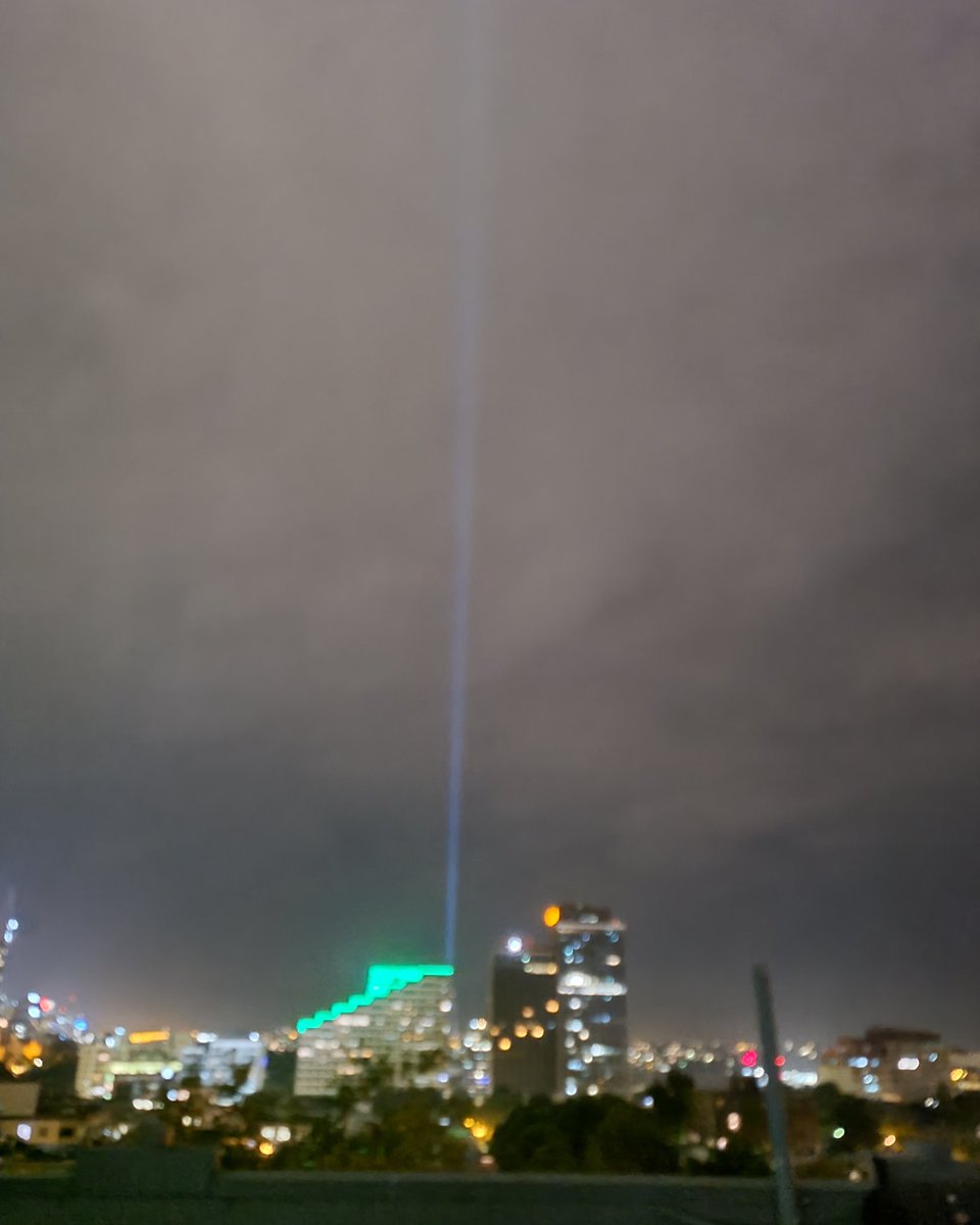 msstraighty180's tweet photo. Hurrah the #batlight is back, but who knows what for 🤷♀️ https://t.co/zIFK2X4gfz