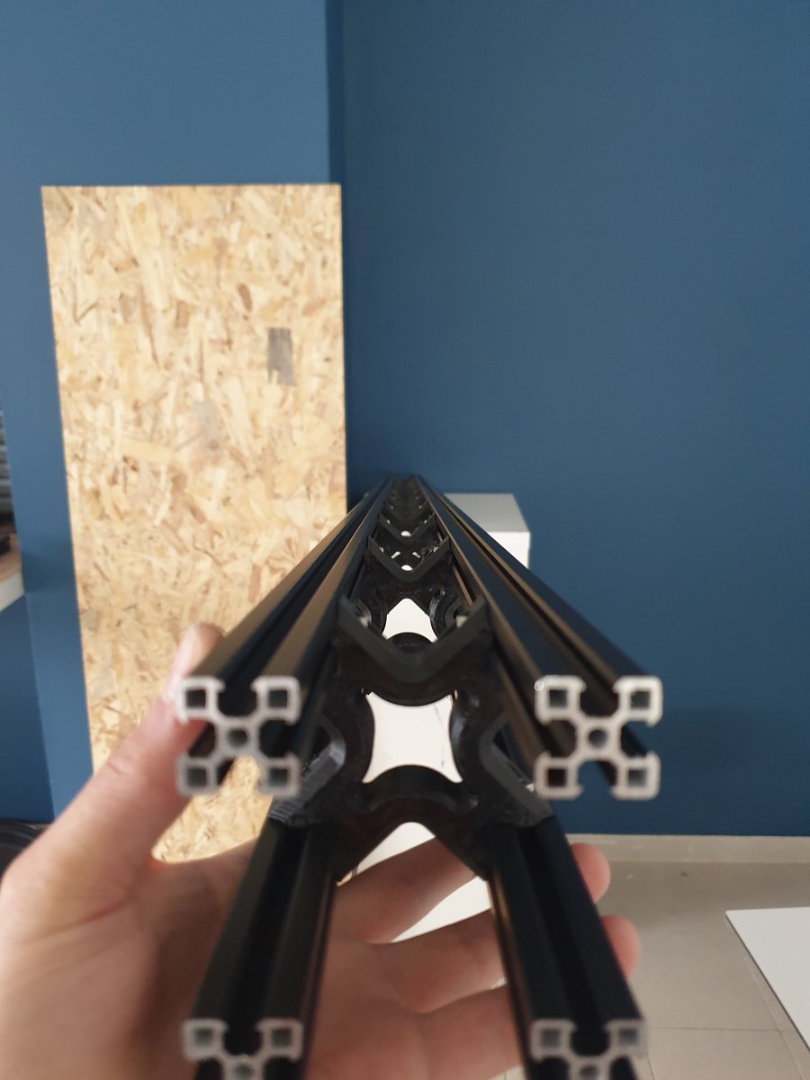 MakerGal3D's tweet photo. 1 beam ready, 3 more to go!
#3dprinting #beam #gslot #photography #portico #desing https://t.co/1fZOpexHzM