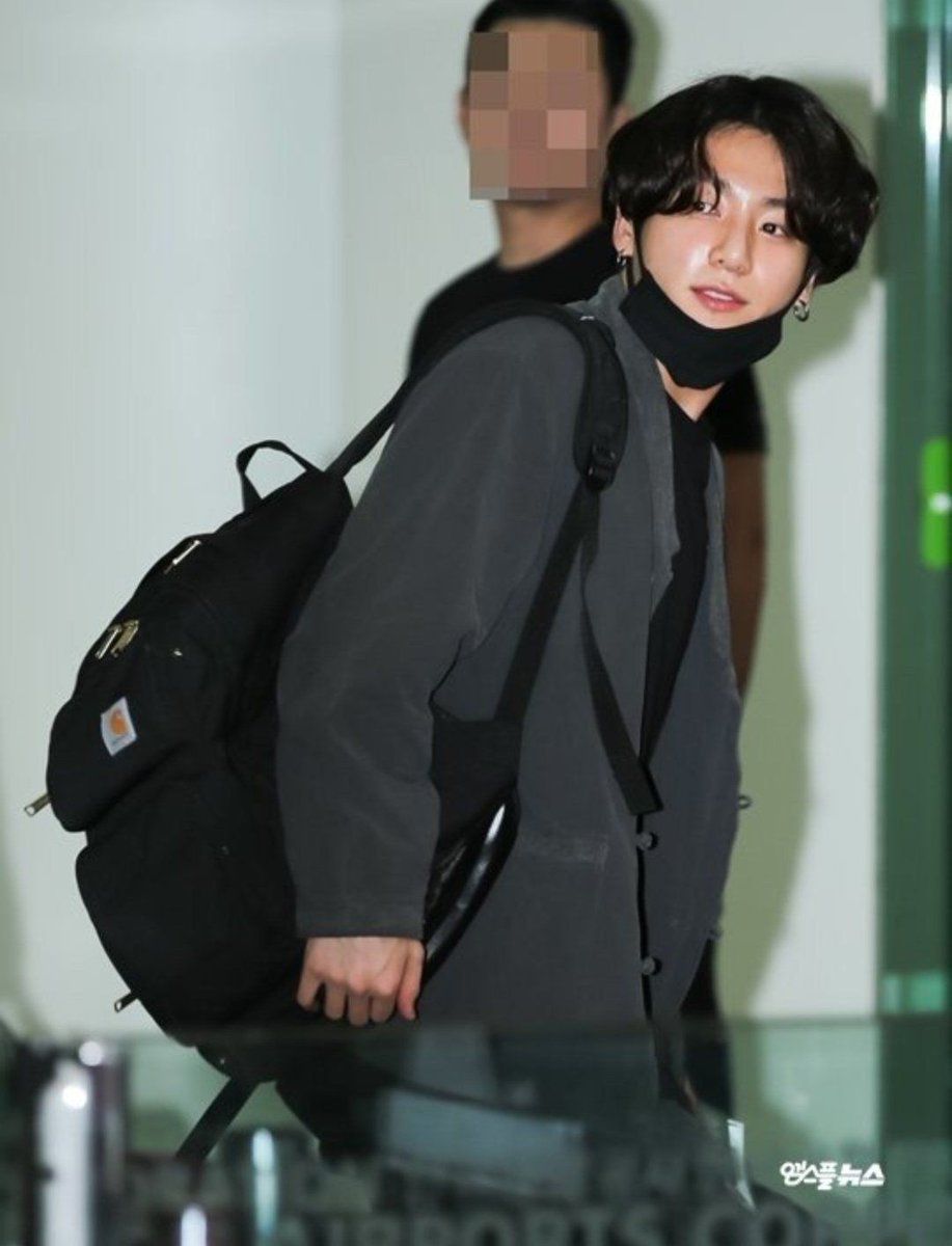 JJK_Times's tweet photo. jungkook style icon, trendsetter https://t.co/UKuWB9HbmS