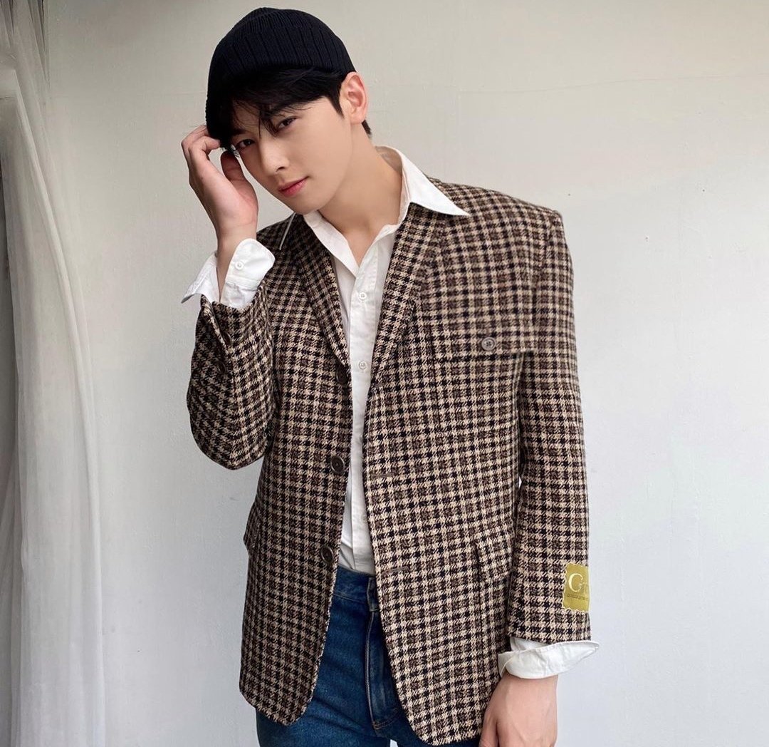 JJK_Times's tweet photo. jungkook style icon, trendsetter https://t.co/UKuWB9HbmS