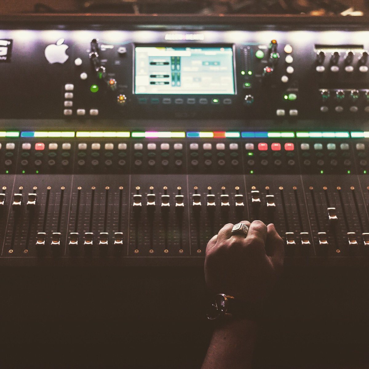 Delaitech tweet media