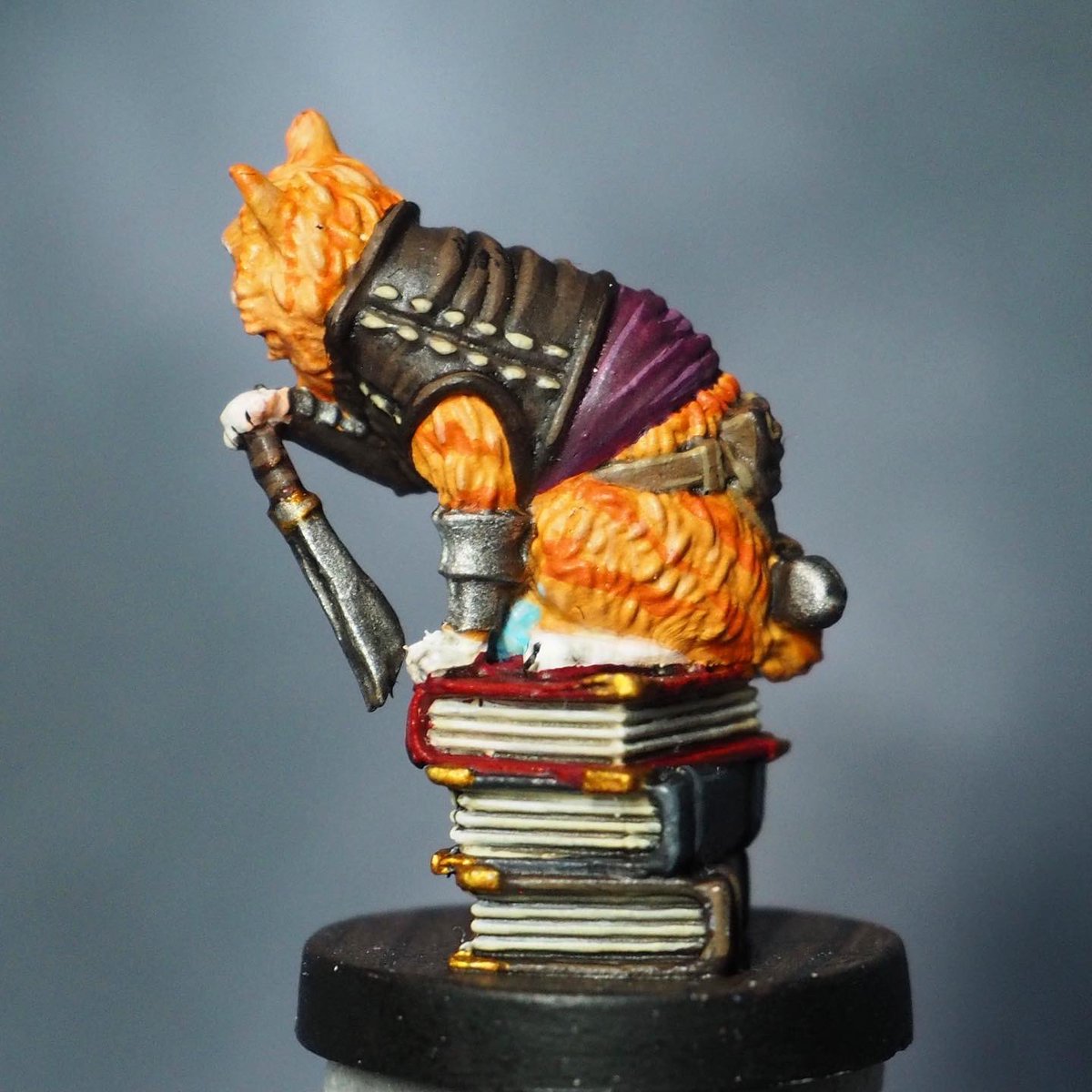 Here is Sonya, the Maine Coon fighter all finished. I love her so much, especially her expression - so sassy!  Working through a commission of the set so hope you all like cats 😂 

High tabletop commission. 
Mini from the Cats &amp; Catacombs by <a href="/russ_charles/">Red Hat Russ</a> <a href="/SteamforgedLtd/">Steamforged Games</a> #dnd