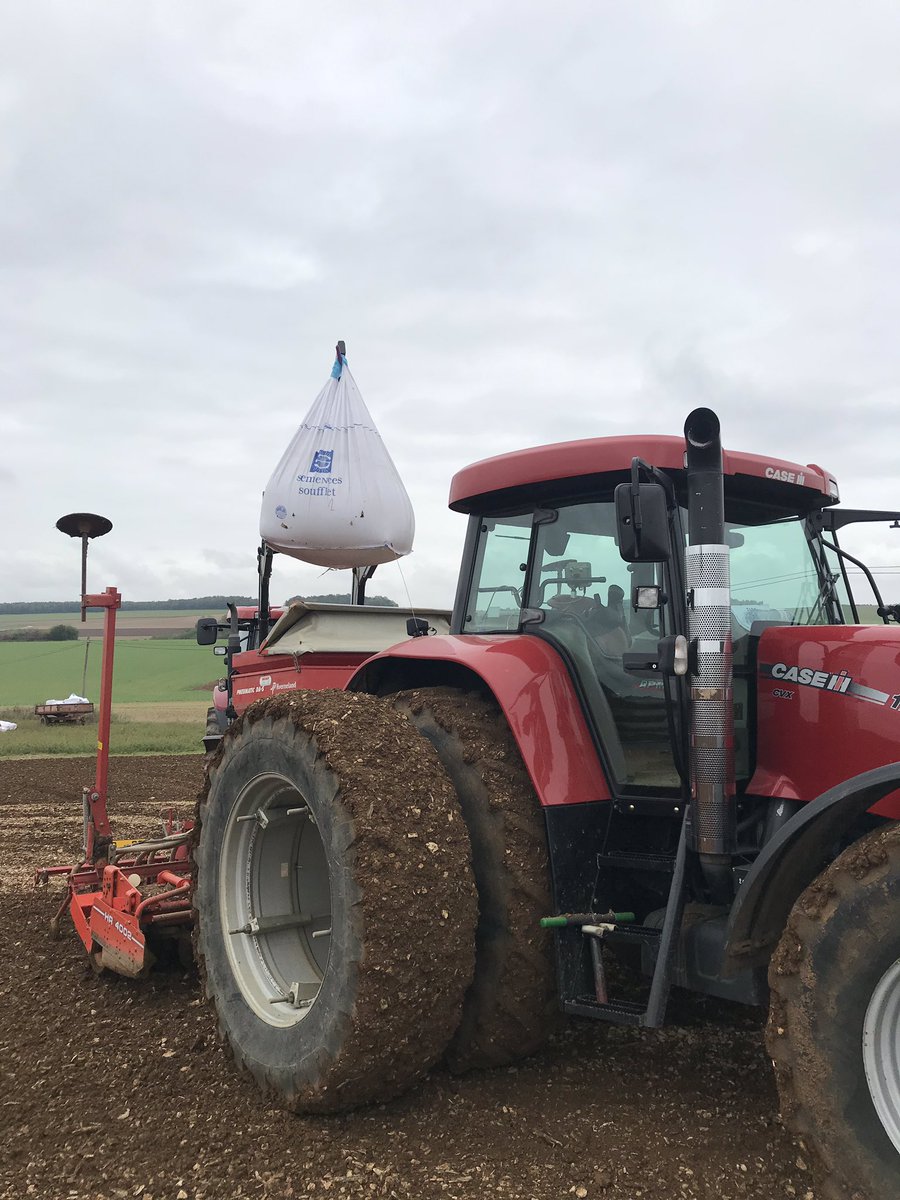 OlivierCOSTE2's tweet photo. Cet après-midi,c’est la pratique.
je suis dans la #filière #SemonsDuSens @GroupeSoufflet #blé #MMS2021 #LuHarmony. https://t.co/CWrKNtEIyG