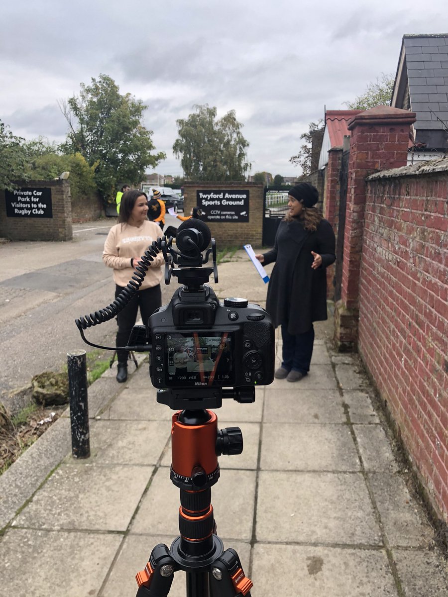 WomensRugbyShow's tweet photo. Filming started at @Waspsladies (socially distanced...even from the ground!) ๐
Looking forward to this cracking game!
#Premier15s #womensrugby #ASwarmIsComing #FeelTheBuzz #COYQ https://t.co/gjALjW7KHB