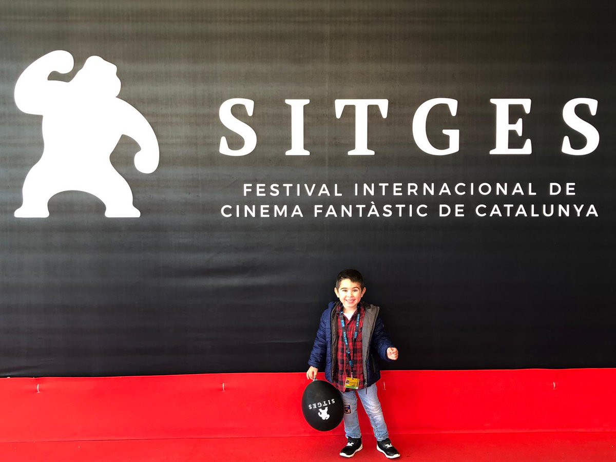 JoseTendero_EMS's tweet photo. Avui l’Urik ha estat un dels guanyadors del sorteig de la #Gimcana de la lluna Meliés del @sitgesfestival. Avui ha recollit el seu premi.
Gràcies a @AgnesdeSitges x fer difusió del #FantasticKids. https://t.co/YRk9ptBGBJ