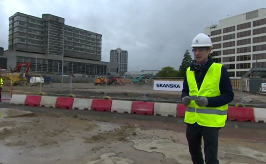 Want to know more about #Swindon town centre's long awaited regeneration plans & how your money's being spent on it? I'll be looking at this on @BBCPoliticsWest Sunday 10am on BBC1 in the West. Plus I finally get to be 1 of those reporters who does a piece to camera in a hard hat