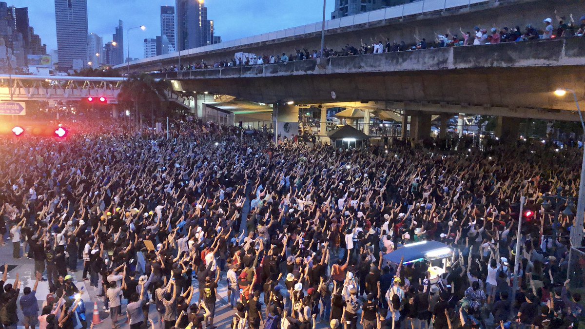 ทำข่าวม็อบมา 12 ปี เป็นครั้งแรกที่การชุมนุมไม่มีแกนนำจริงๆ #ม๊อบ17ตุลา #วงเวียนใหญ่