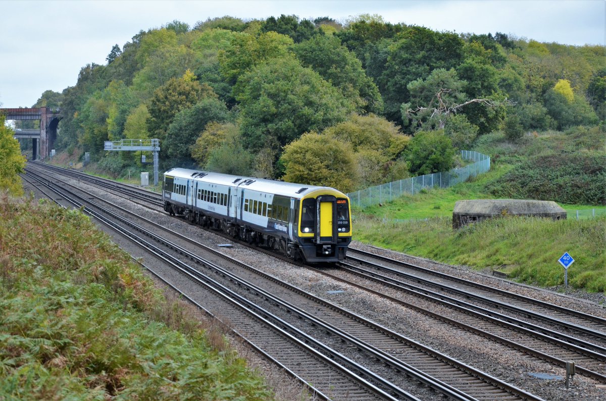 TheRealStavioni's tweet image. Popped out to Potbridge (for a change!) for @SW_Help 701006 on 5Q41 Virginia Water to Southampton. I do quite like these... #Class701 #Arterio #Bombardier #Aventra #Rail #Railway #Train Oh, and a #Desiro &amp;amp; #Class159 for good measure!