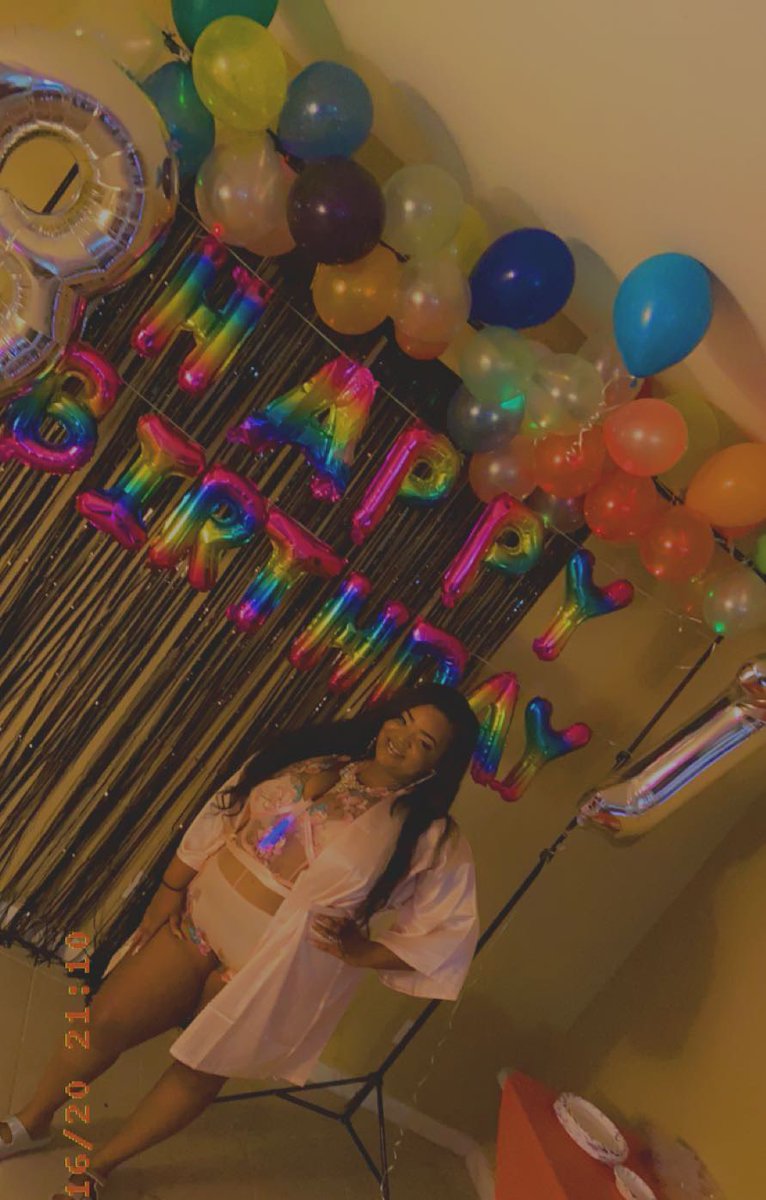 suckafreeGRACE's tweet image. Last night was everything 🥰😌 #LingerieParty #31in3days