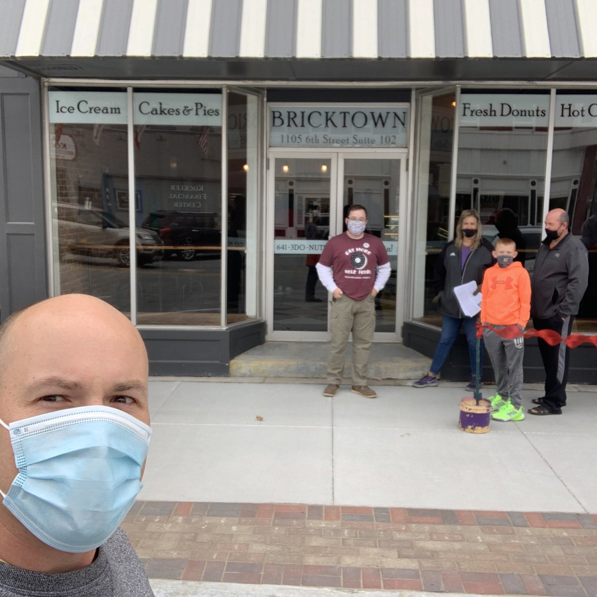 J D Scholten On Twitter Congrats To The Grand Opening Of Bricktown Bakery On Main St In Nevada I Got The Happy Accident Which Is A Pumpkin Apple Donut With The Filling That