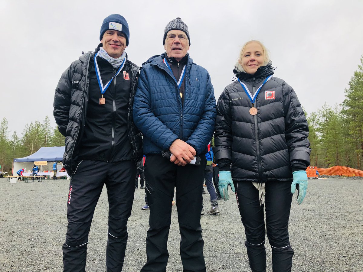 Kävipä niin hassusti, että metallia ripustettiin kaulaan Sm-erikoispitkällä. 
Vieressä kivikovat H85 🥇 ja D21 🥉<a href="/JepaPatana/">Jenny Patana</a> #SMep2020