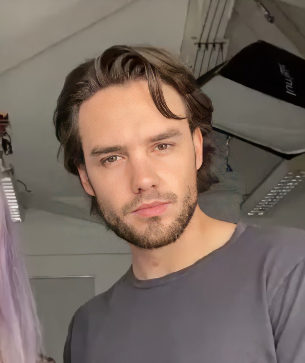 Day 6 LIAAAMMMMM OH GOD U LOOKS SO GOOD IN THIS PICTURES CAN& #39;T WAIT FOR THE LP SHOW I KNOW YOU WOULD BE AMAZINGGGGGGG SAD I CAN& #39;T BE THERE TO WATCH:((( STILL   #iwantaticket I LOVE YOUU LOADS AND LOADS