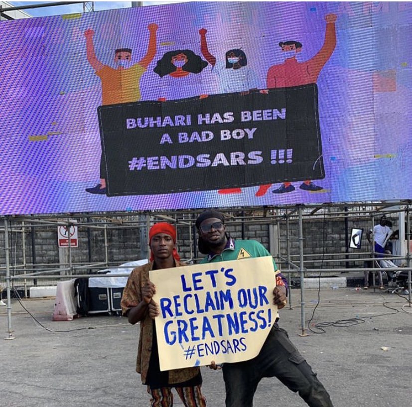 ebelee_'s tweet image. Our aunty that asked for banner at lekki toll, we got billboard, hope you can manage this one 🙂 #EndSARS