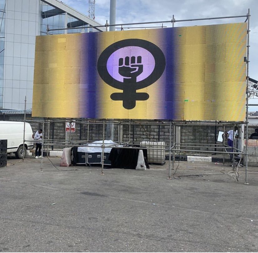 ebelee_'s tweet image. Our aunty that asked for banner at lekki toll, we got billboard, hope you can manage this one 🙂 #EndSARS