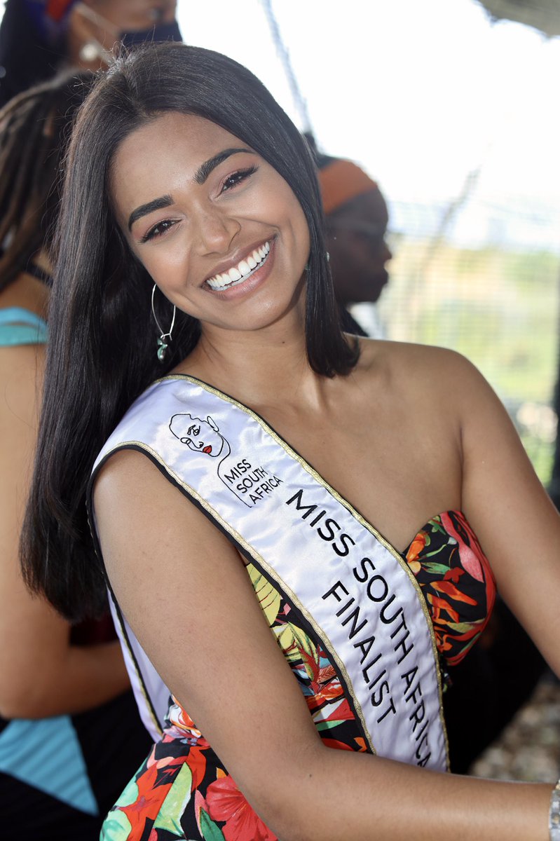 Official_MissSA's tweet photo. @KarishmaRamdev_ 🌞
#MissSA2020
#Top10Finalist
#PageantFinaleWeek
#FoodMarket
#OzFarm
#HostingMissSA #FaceYourPower #EmbraceYourFuture https://t.co/zs743s7vqg