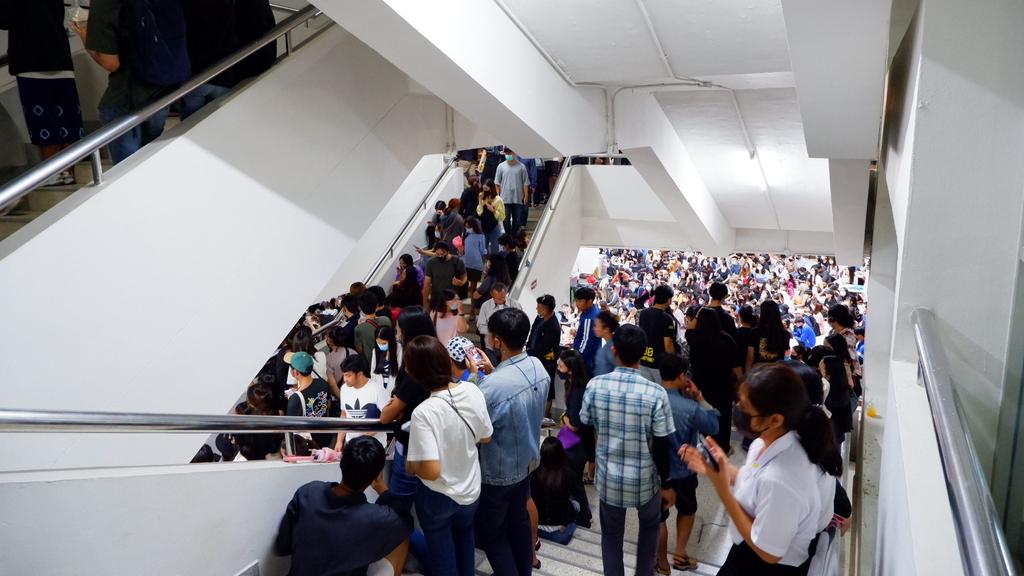 A number of people are gathering and protesting peacefully at Complex, Food and Services Center,  KKU. They have nothing but their voices cheering, chanting, &amp; asking for real democracy.
#WhatsHappeningInThailand #มขพอกันที #มขจะไม่ทน #ม็อบ17ตุลา