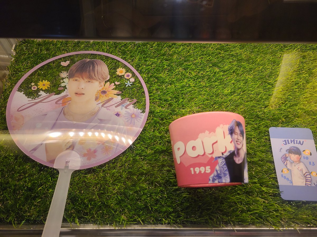 May12080310's tweet photo. @yiyi06131 
@yournation613 
@Precious130613 
@comewithjin https://t.co/cGTW0NxyXO