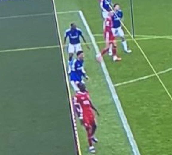Whatever your allegiance, we need to have a good look at what we want football to be like. I love the game to bits but this just feels wrong 👇🏻🤯