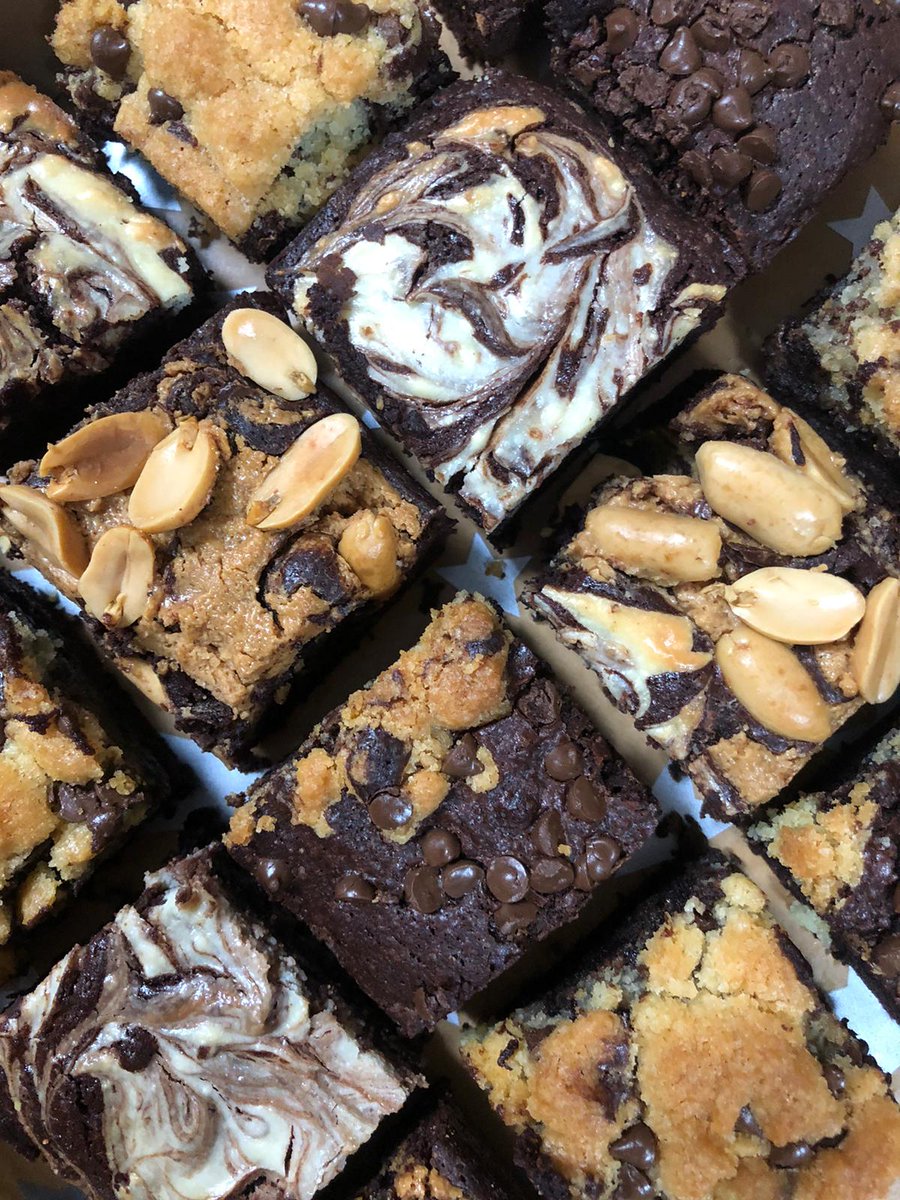 bakingjosie's tweet photo. 17 October - Custom Brownie Box 4 flavors 1 basic brownie batter. Cheesecake, Peanut Butter, Double Chocolate and Cookie Dough. #twitchstreamer #brownies #brownie #twitchtv #bakingstream #baking #weekendvibes https://t.co/8NYD0IkxWp